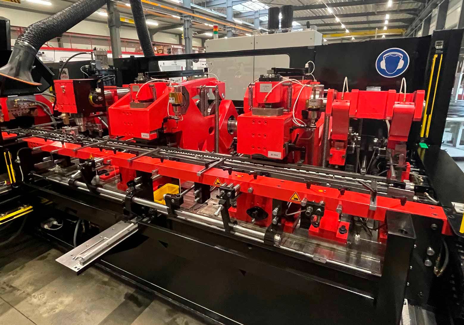 All-in-One Screwmaking Machines produce special high-performance screws at high production rates. Producing up to 70 screws per minute from 18-mm-dia wire.